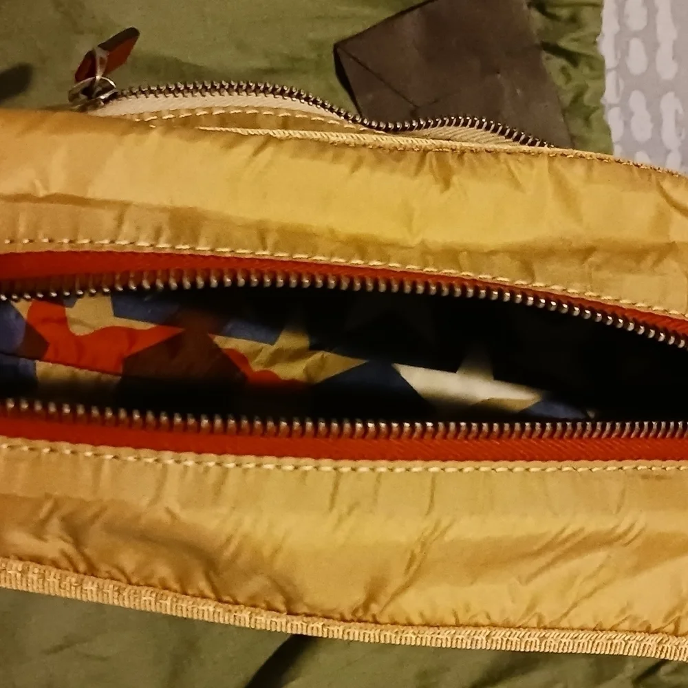 Valentino Garavani pouch.